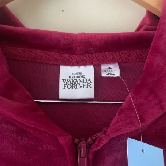 NWT Marvel Wakanda Forever Black Panther Velvet zip up Hoodie sweater - Picture 5 of 7